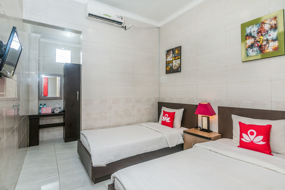Angkul Angkul Beach Inn Kuta By Kamara Экстерьер фото